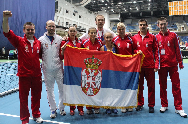 Јечменица: Девојке, честитам од срца; Крунићева: Вратићемо се тамо где припадамо!